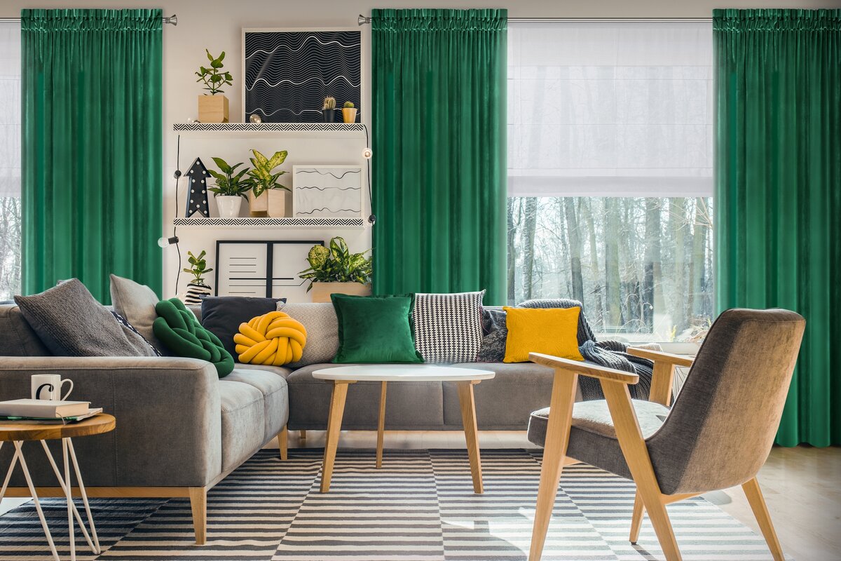 zasłony do szarej kanapy