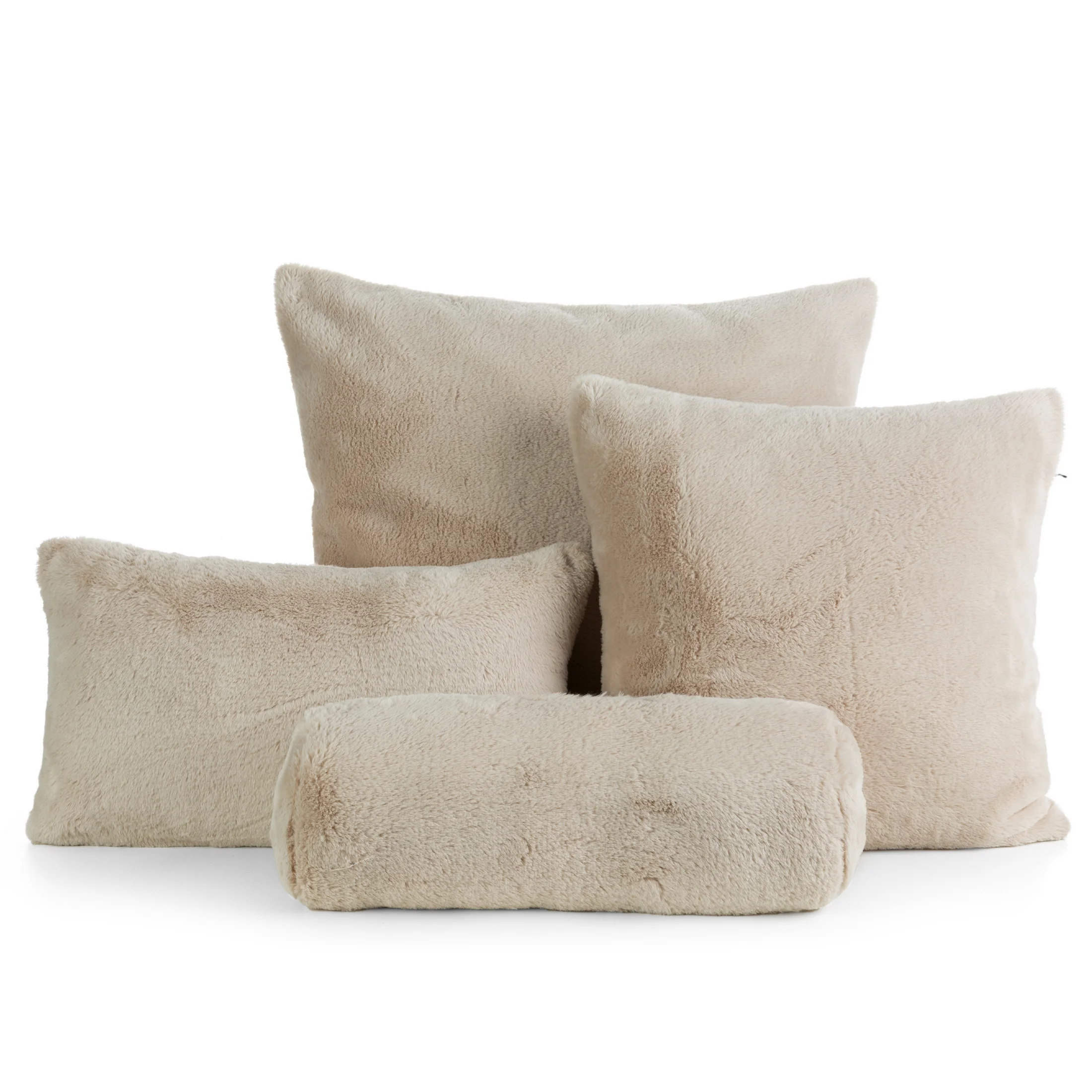 Poduszka wałek 15x45 cm jasnobeżowa z miękkiej futrzanej tkaniny NINA Eurofirany