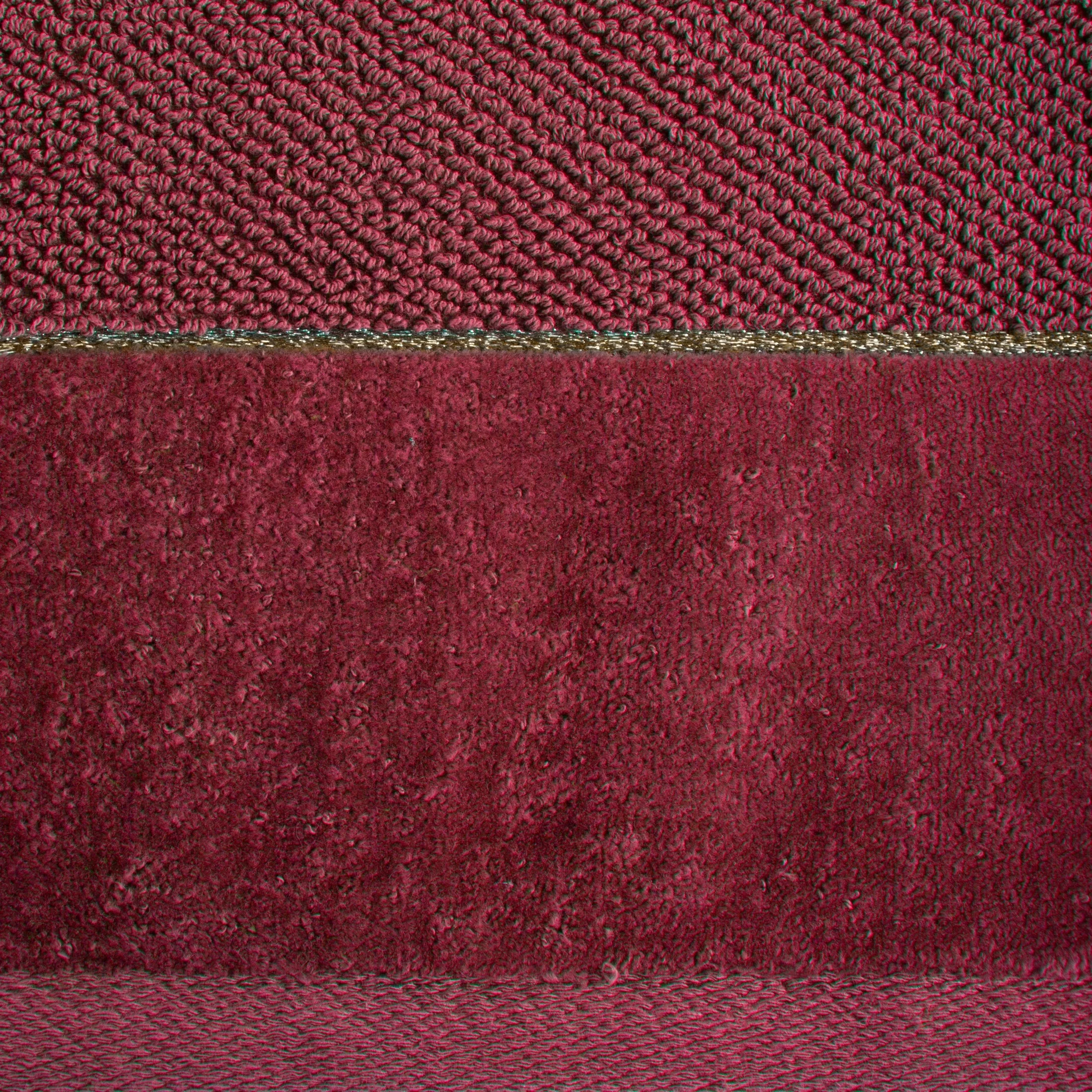 Ręcznik kąpielowy 70x140 cm bawełniany kolor bordowy z welwetową bordiurą 550 g/m2 ARIA Eurofirany