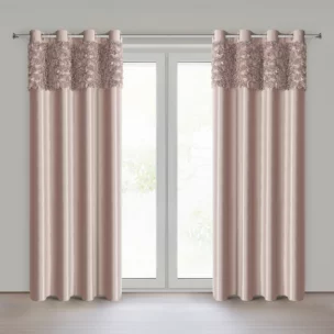 Zasłona pudrowa z welwetu zdobiona aplikacją 3D róż 140x250 cm przelotka - ROSES Eva Minge Eurofirany