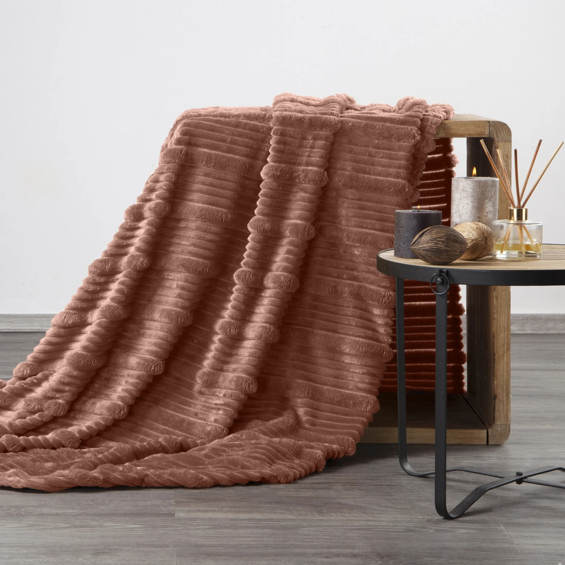 Koc 150x200 cm jasnobrązowy, typu flano z wzorem 3D NINA Eurofirany