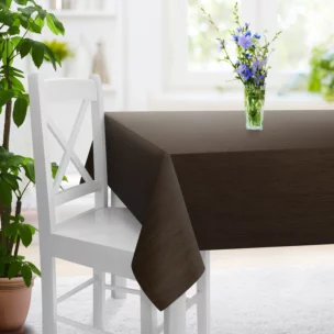 Obrus na wymiar brązowy z tkaniny welwetowej w pionowe prążki,