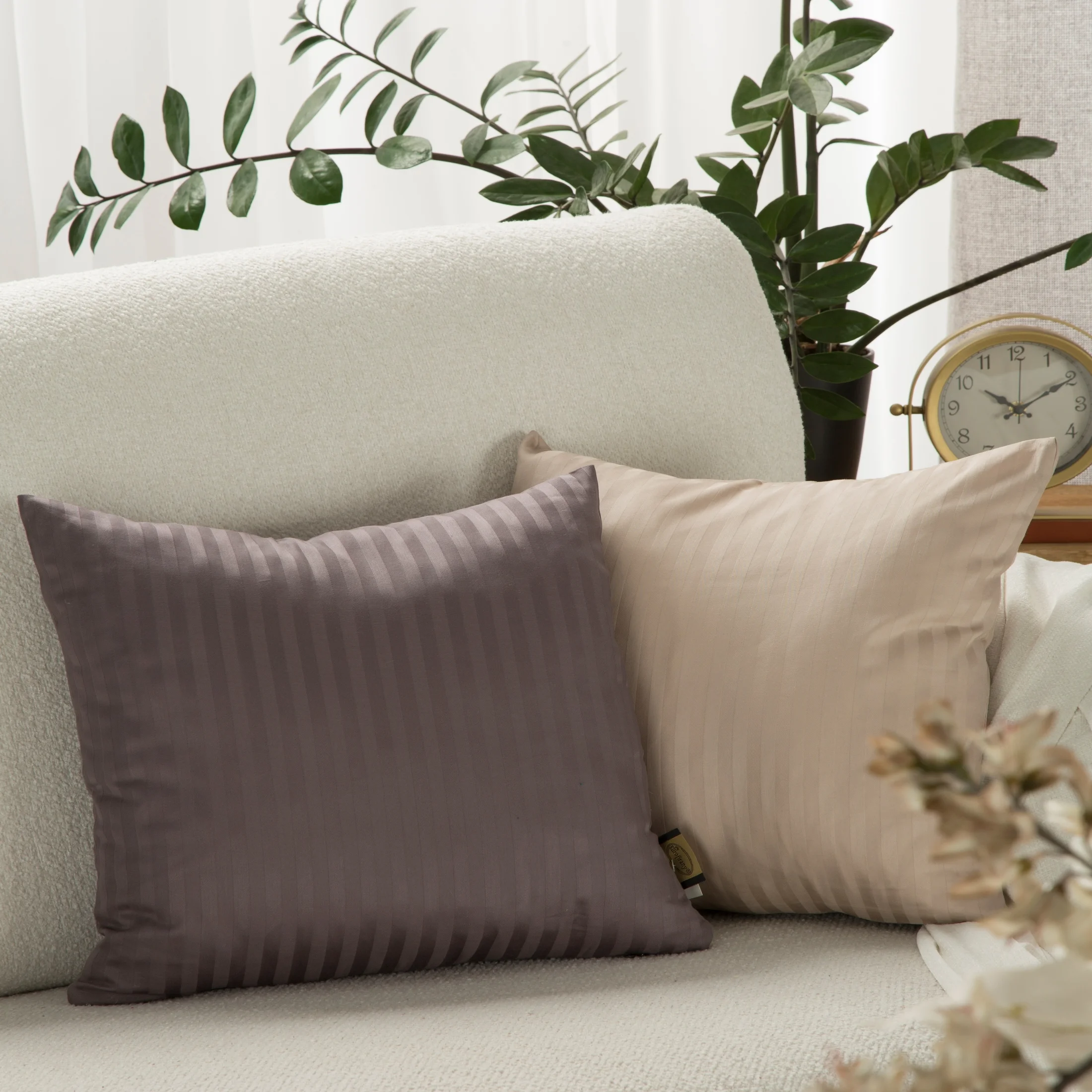 Poszewka na poduszkę 40x40 cm z satyny bawełnianej w prążki beżowa VERA Eurofirany