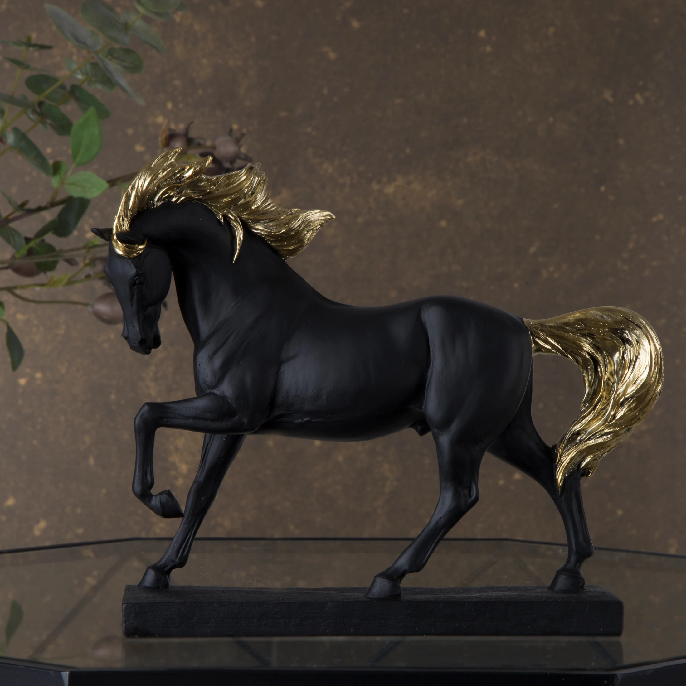 Figurka czarno-złota koń 26x7x22 cm Eurofirany