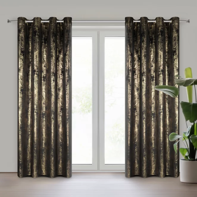 Zasłona czarno, złota zdobiona błyszczącym przecieranym wzorem z welwetu 140x250 cm przelotka RENIA Eurofirany
