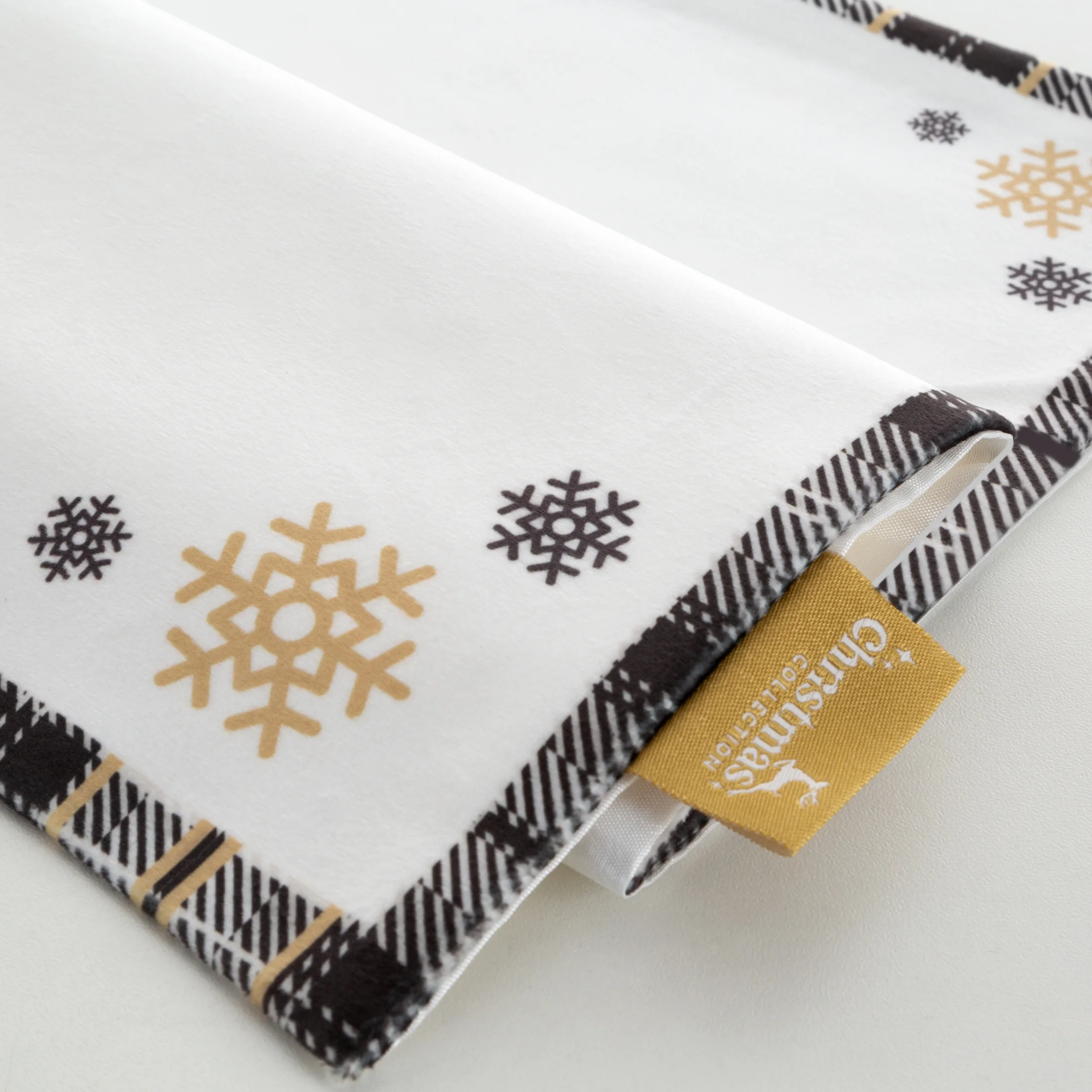 Komplet podkładek 4 szt 30x40 cm biały welwetowy ANGEL z motywem świątecznym