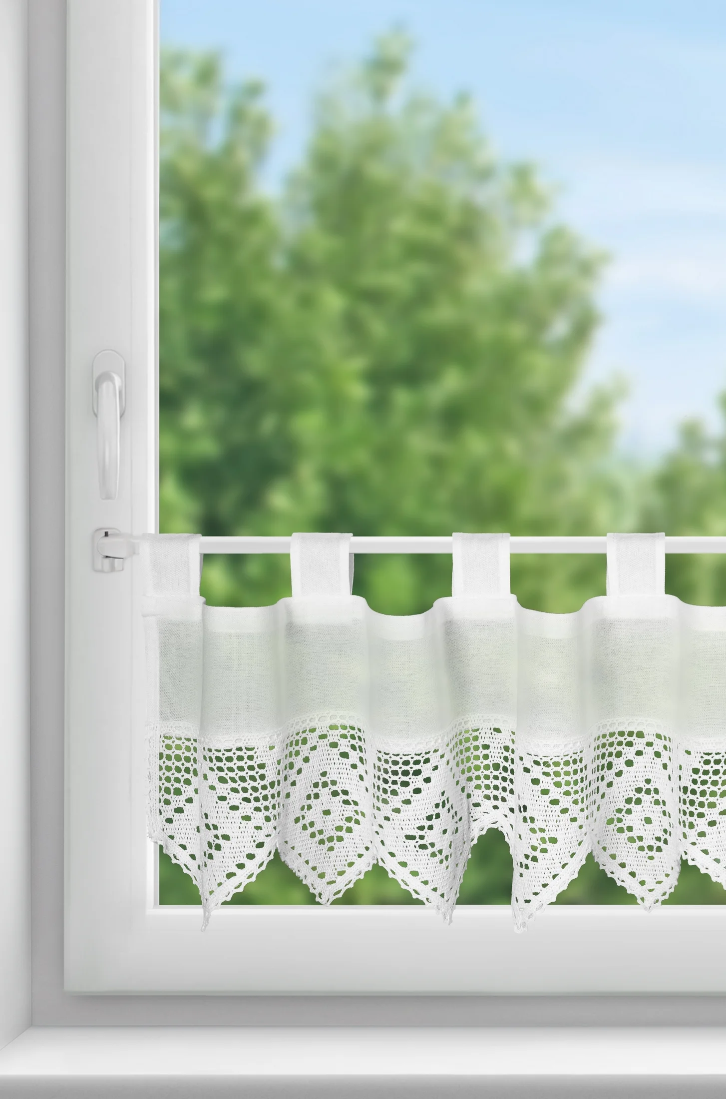 Zazdrostka biała z tkaniny z przewagą bawełny zdobiona koronką 150x30 cm szelki ISAAC Eurofirany