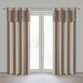 Zasłona ciemnobeżowa z welwetu zdobiona aplikacją 3D róż 140x250 cm  przelotka - ROSES Eva Minge Eurofirany