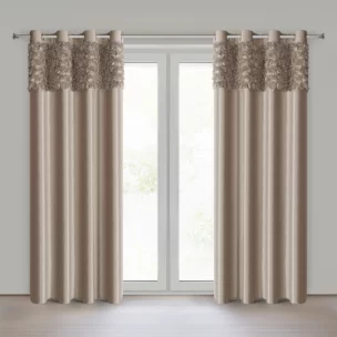 Zasłona ciemnobeżowa z welwetu zdobiona aplikacją 3D róż 140x250 cm przelotka - ROSES Eva Minge Eurofirany