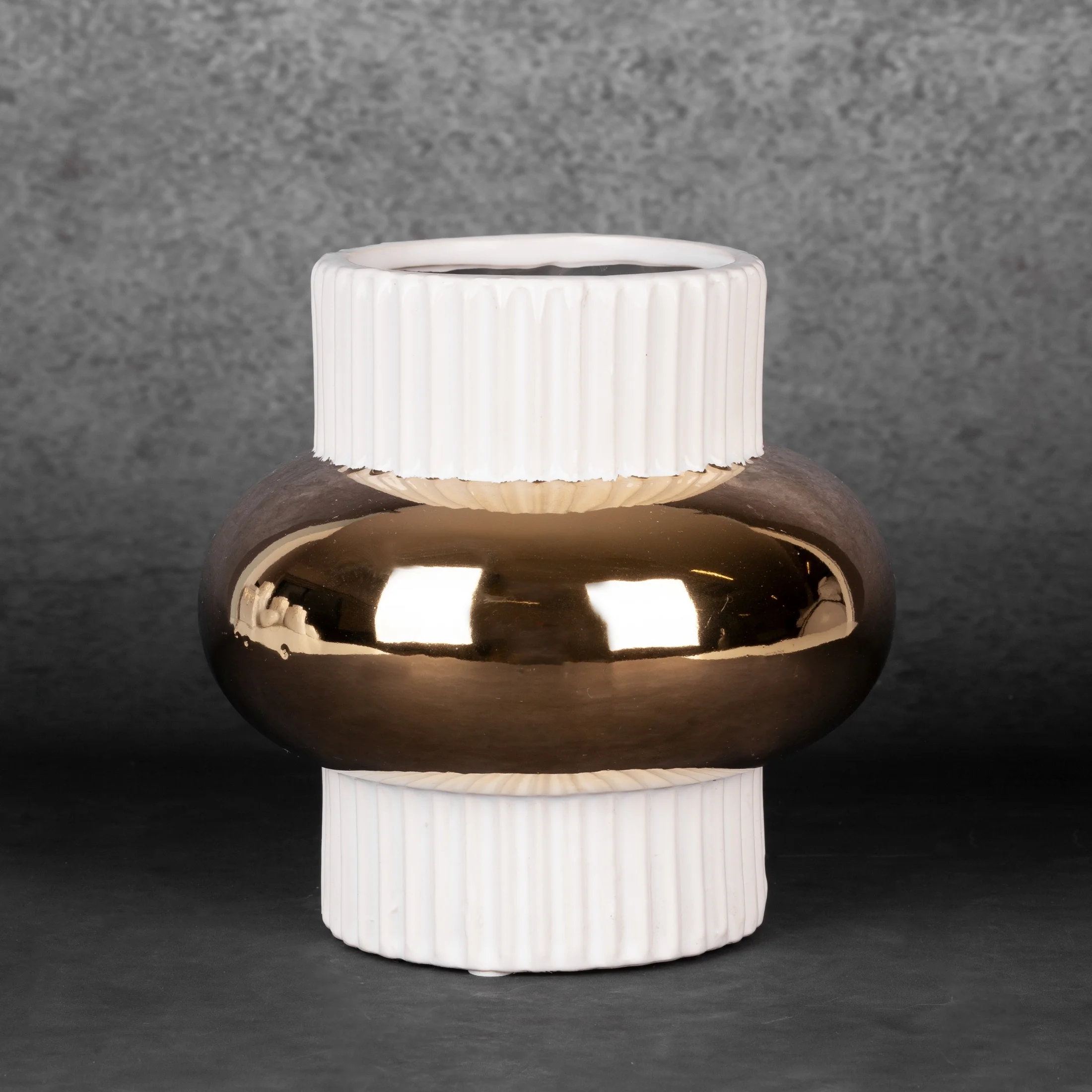 Wazon ceramiczny biało-złoty z geometrycznym motywem średnica 16x16cm MONA Eurofirany