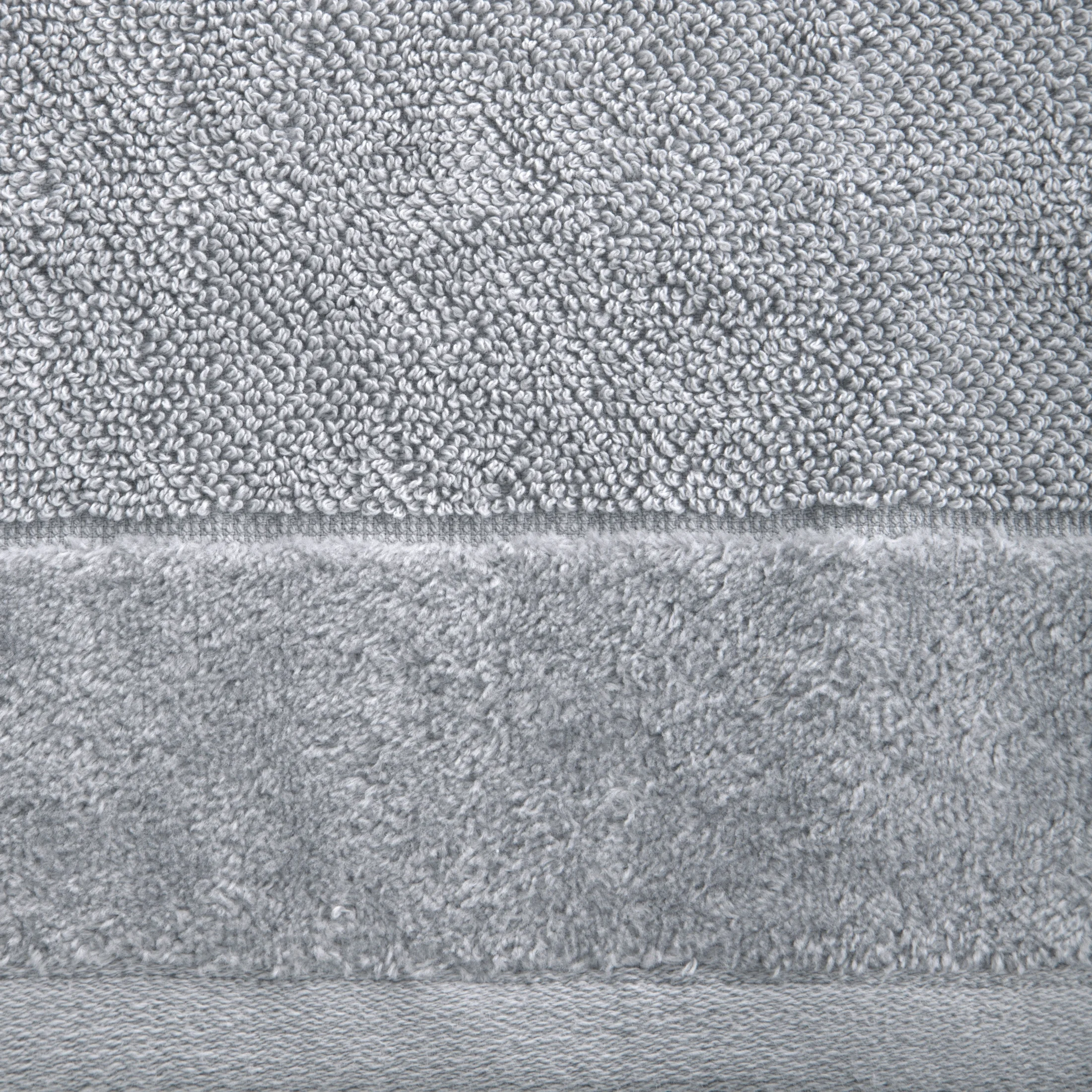 Ręcznik kąpielowy FERO z welwetową bordiurą srebrny 70x140 cm Eurofirany