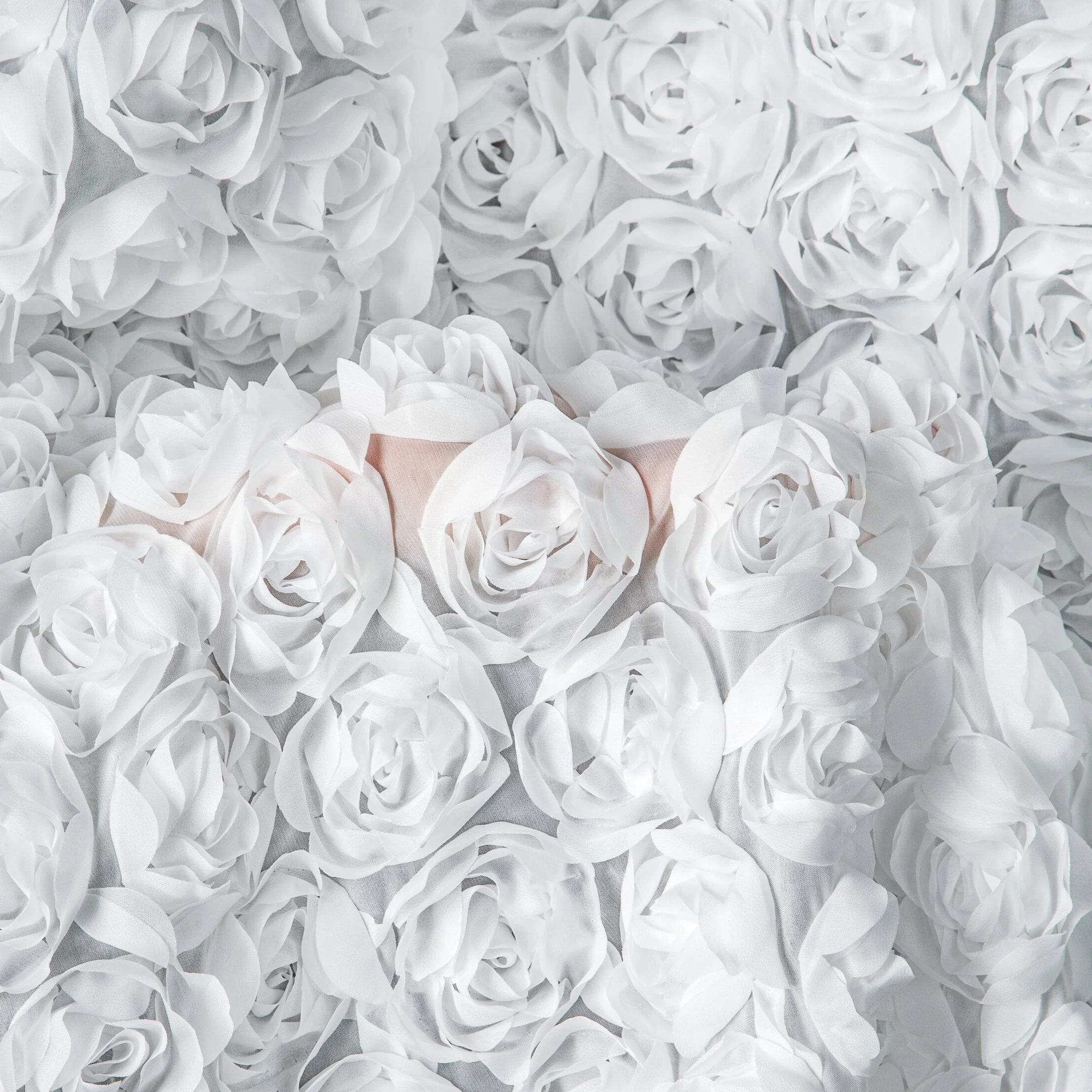 Zasłona biała z szyfonu zdobiona różami 3D 140x250 cm taśma - ROSES Eva Minge Eurofirany