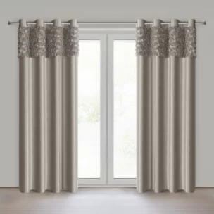 Zasłona beżowa z welwetu zdobiona aplikacją 3D róż 140x250 cm przelotka - ROSES Eva Minge Eurofirany