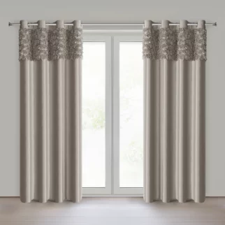 Zasłona beżowa z welwetu zdobiona aplikacją 3D róż 140x250 cm przelotka - ROSES Eva Minge Eurofirany