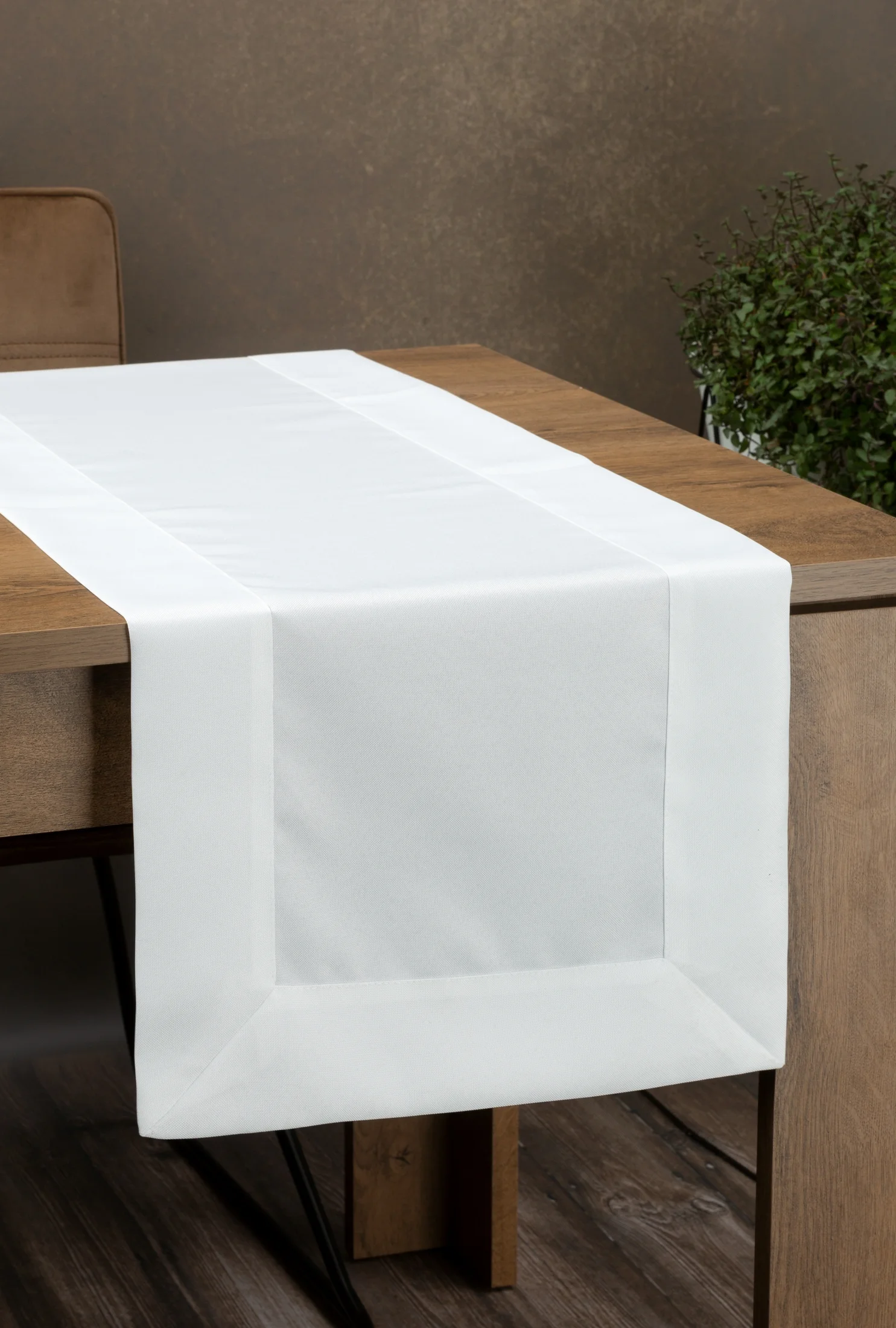 ALEKSA BIAŁY BIEŻNIK PLAMOODPORNY Z SZEROKĄ KRYZĄ 40x140cm EUROFIRANY