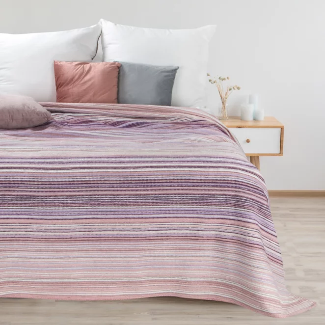 Koc bawełniany 200x220 cm różowo, wrzosowy ze strukturalnym wzorem 3D w pasy AMBER DESIGN 91 Eurofirany