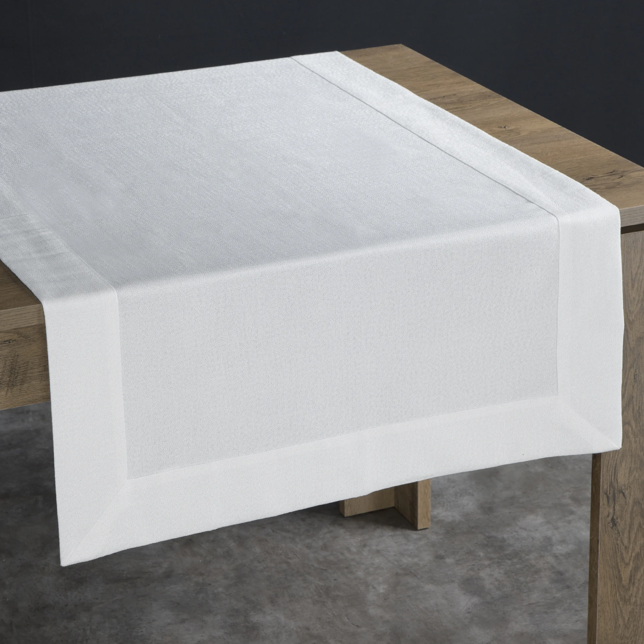 Obrus na stół biały 70x150 cm z mereżką ANABEL