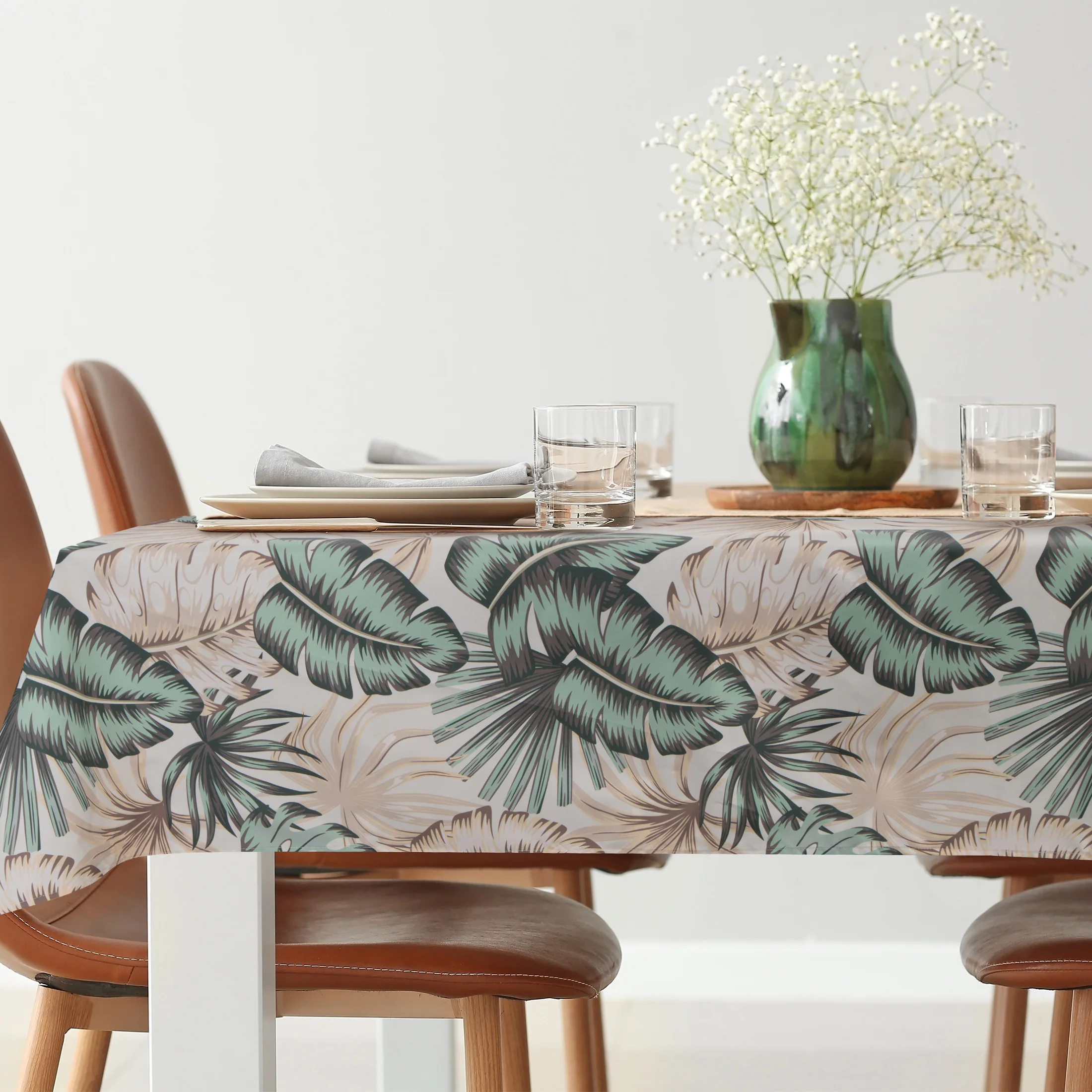 Obrus kremowo, zielony 140x220 cm wodoodporny GARDEN na taras oraz balkon z motywem egzotycznych liści