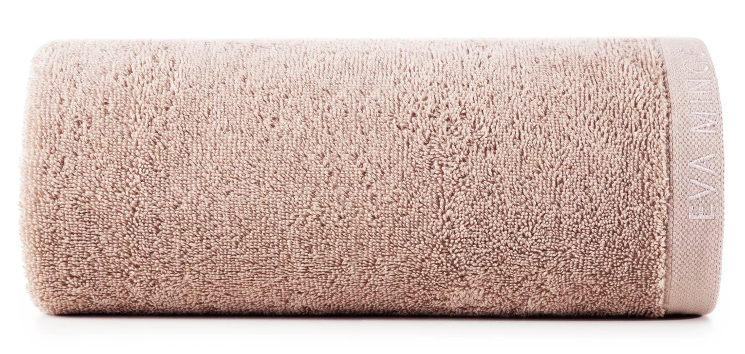 Ręcznik kąpielowy 70x140 cm bawełniany kolor pudrowy z haftowanym logiem Eva Minge 550 g/m2 VENUS Eurofirany