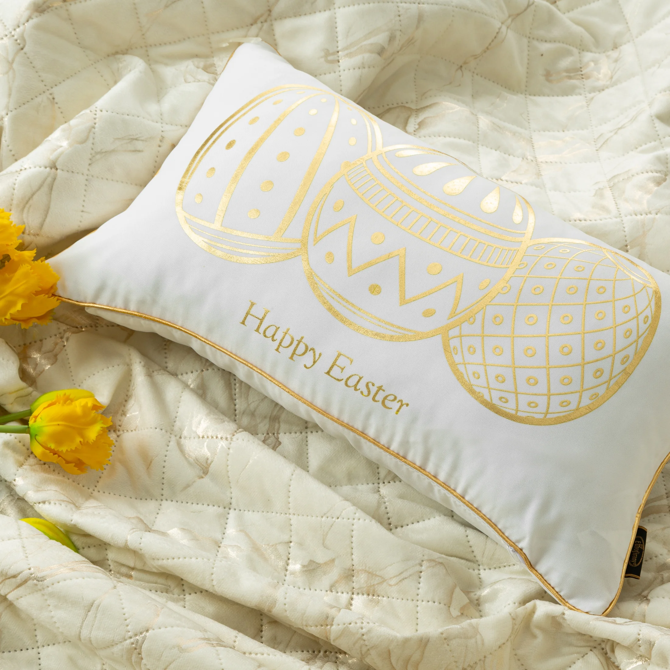 Poszewka na poduszkę 30x50 cm z nadrukiem wielkanocnym i ozdobną lamówką biało, złota WIOSNA 49 Eurofirany