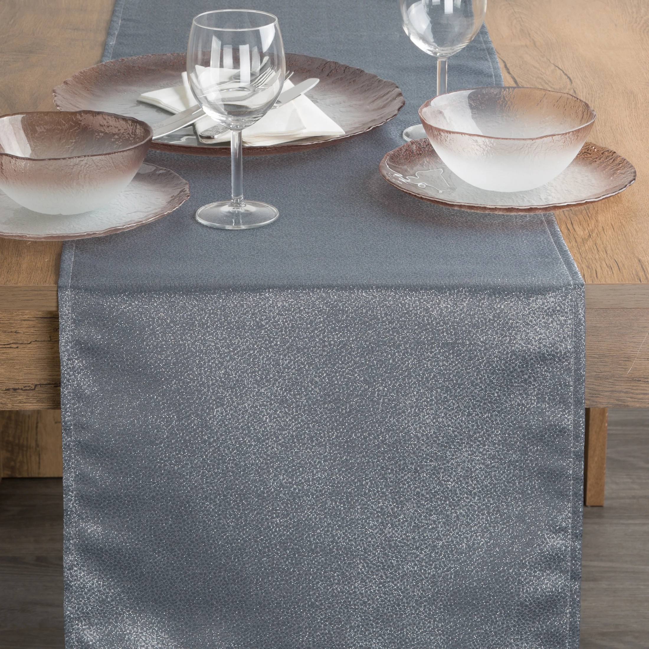 Bieżnik na stół stalowo, srebrna 40x140 cm plamoodporny EDNA zdobiony błyszczącym delikatnym wzorem