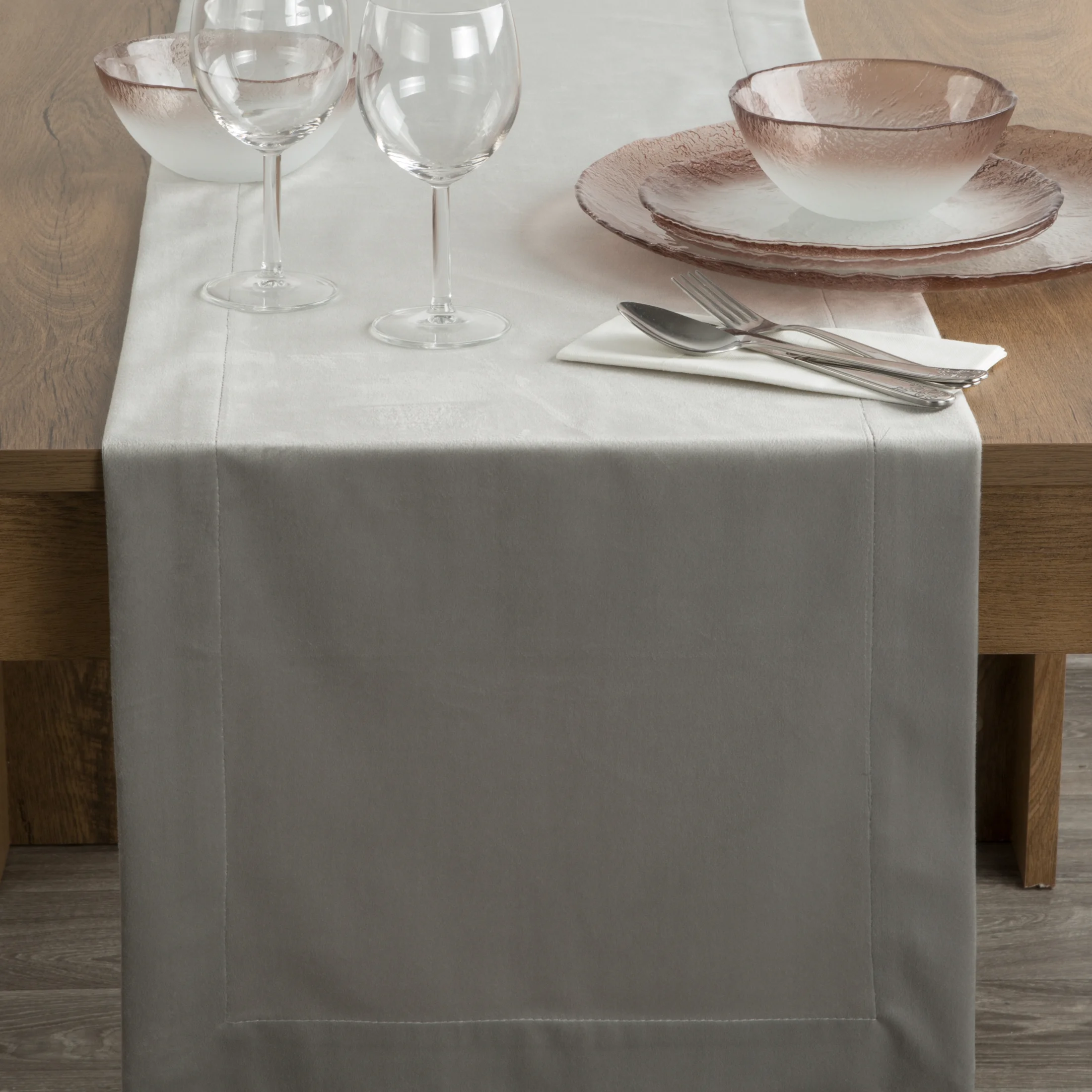 Bieżnik na stół srebrny 40x140 cm welwetowy MELINDA z ozdobną listwą