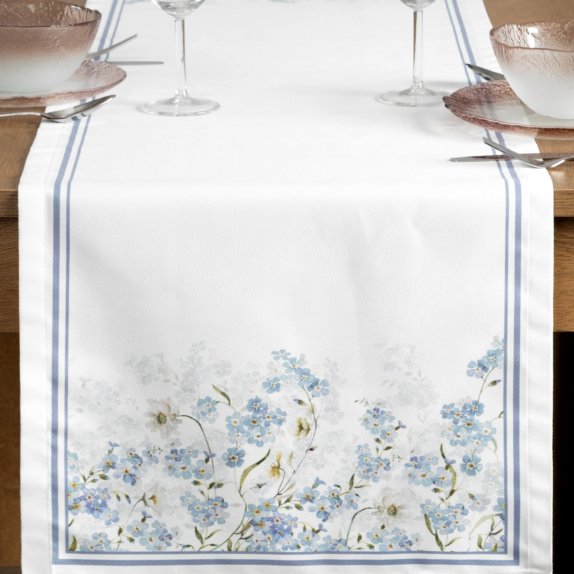 Bieżnik na stół naturalno, błękitny z motywem kwiatów 40x140 cm SUMMER 18 Eurofirany