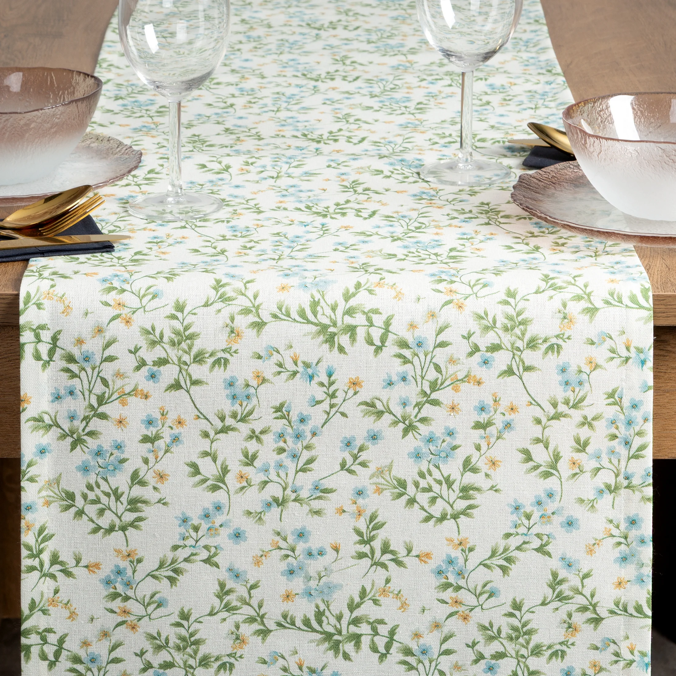 Bieżnik na stół plamoodporny 40x140 cm kremowo, zielony w drobne kwiaty - TARA Eurofirany