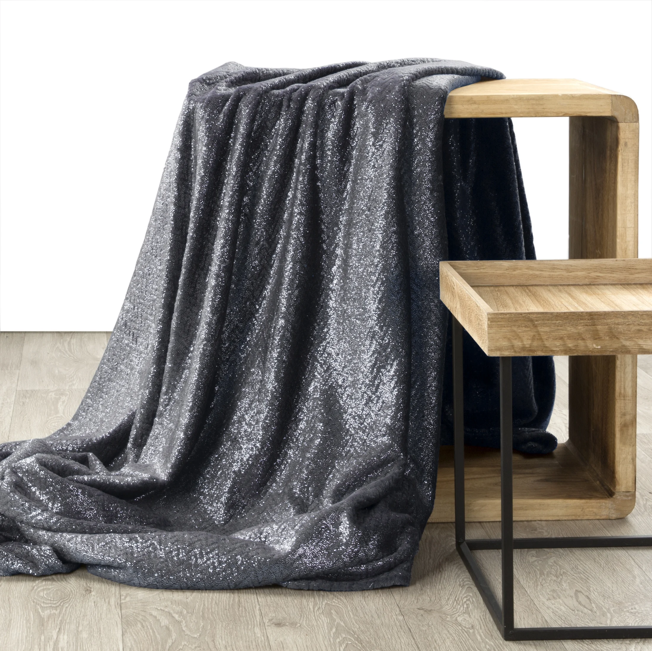 Design 91 Koc BETH z mikroflano tłoczony w jodełkę