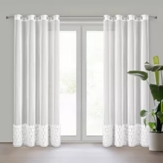 Firana z siateczki biała zdobiona pasem aplikacji r&oacute;ż 3D 140x250 cm przelotka ROSES Eva Minge Eurofirany