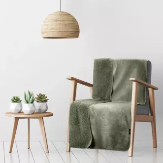 Narzuta, koc na fotel 70x160 cm oliwkowa z miękkiego polaru ze strukturą baranka TEDY Eurofirany Premium