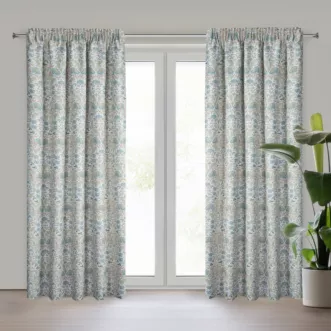 Zasłona biało, niebieska z tkaniny zaciemniającej zdobiona nadrukiem roślinnym 135x250 cm przelotki - ASHLEY Eurofirany