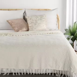 Koc  130x170 cm biały tkany z frędzlami i wytłaczanym wzorem MILO Eurofirany