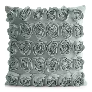 Poszewka na poduszkę 45 x 45 cm z welwetu kolor miętowy zdobiona 3D aplikacją róż ROSES Eva Minge Eurofirany