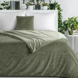 Koc 150x200 cm oliwkowy, z futrzanej tkaniny zdobiona wytłaczanym efektem 3D KATE Eurofirany