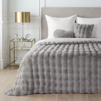 Koc 220x200 cm srebrny z miękkiej tkaniny futerkowej z efektem 3D LILY Eurofirany