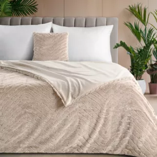 Koc 150x200 cm beżowy, z futrzanej tkaniny zdobiona wytłaczanym efektem 3D KATE Eurofirany