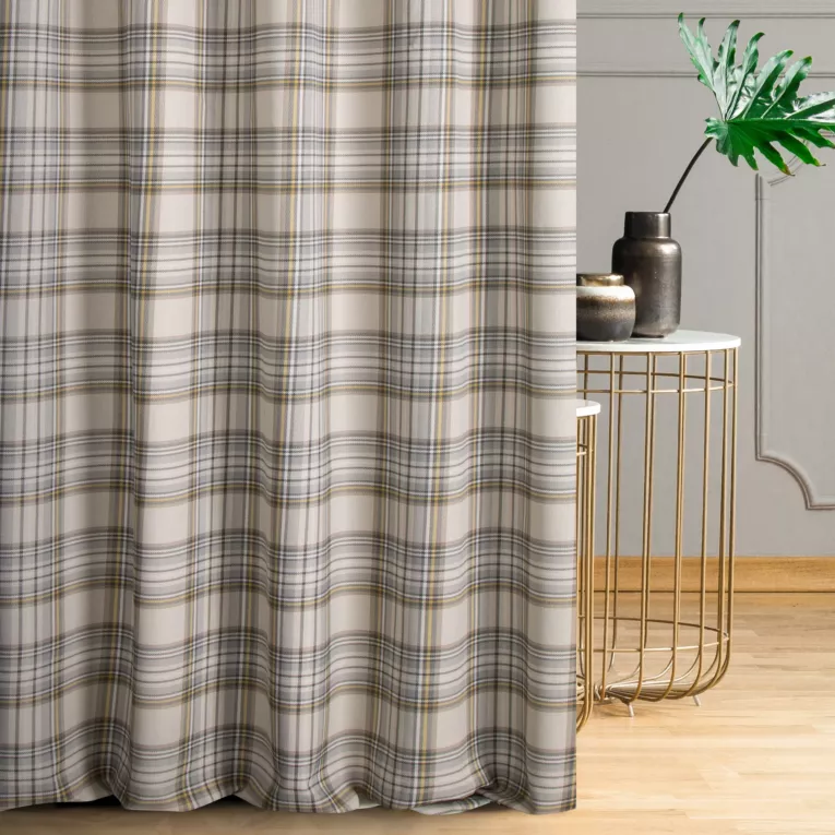 Zasłona szyta na taśmie fala beżowo musztardowa z tkaniny z dodatkiem bawełny i nici metalicznej, o wzorze w kratę, zawiera 20% bawełny