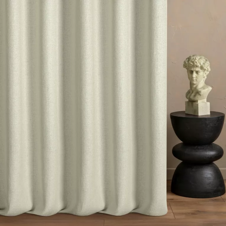 Zasłona szyta na taśmie fala kremowa z tkaniny o naturalnym splocie w stylu eko