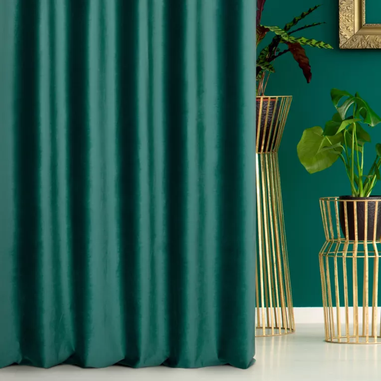 Zasłona szyta na taśmie fala ciemnozielona z miękkiej półmatowej tkaniny welwetowej