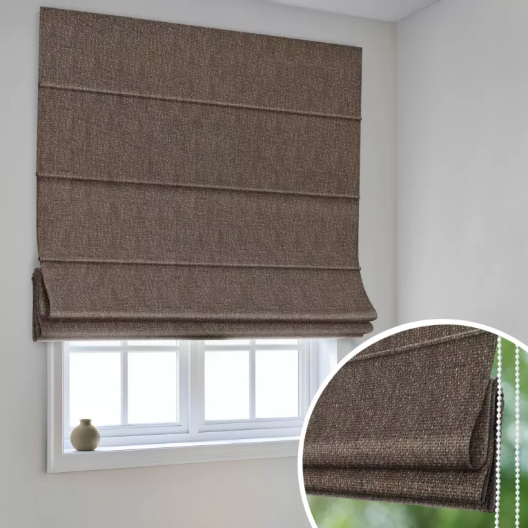 Roleta rzymska brązowo bordowa z tkaniny o grubym splocie i efektem melanżu