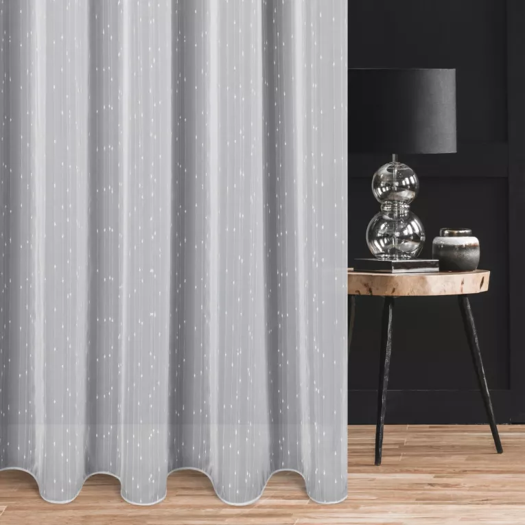 Tkanina firanowa z efektem deszczyku wykończona szwem obciążającym Eurofirany