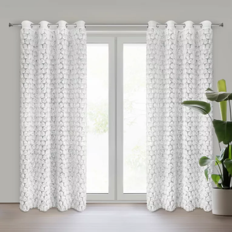 Zasłona biała zdobiona pasem aplikacji róż 3D 140x250 cm przelotka ROSES Eva Minge Eurofirany