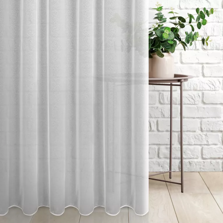 Firana szyta na taśmie 8 cm biała z matowej markizety, wykończona obciążnikiem