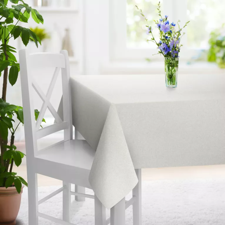 Obrus szyty jasnosrebrny z tkaniny o naturalnym splocie w stylu eko