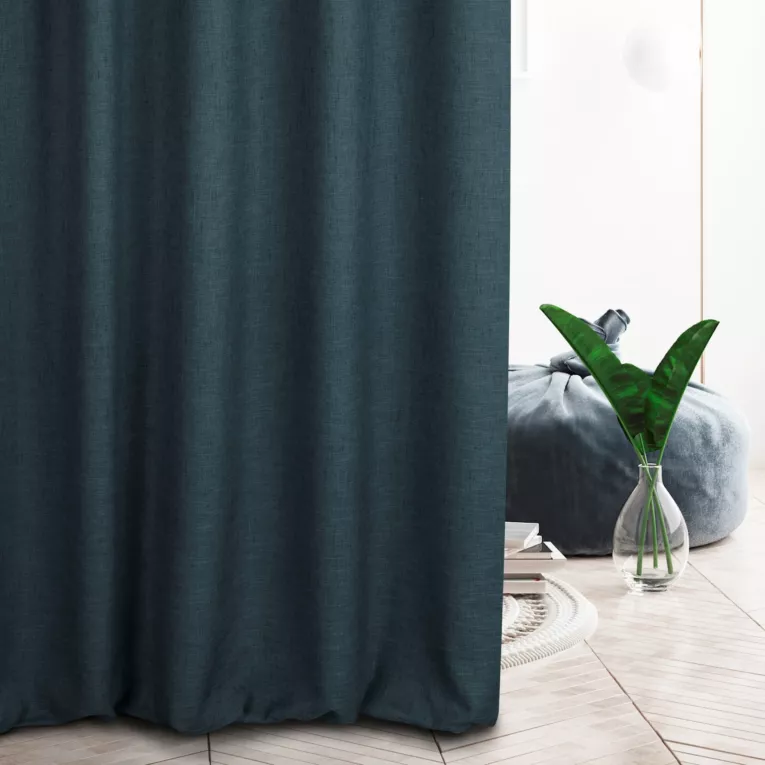 Zasłona szyta na flexach GEONOA granatowa z miękkiej tkaniny o naturalnym charakterze z widocznym ozdobnym splotem