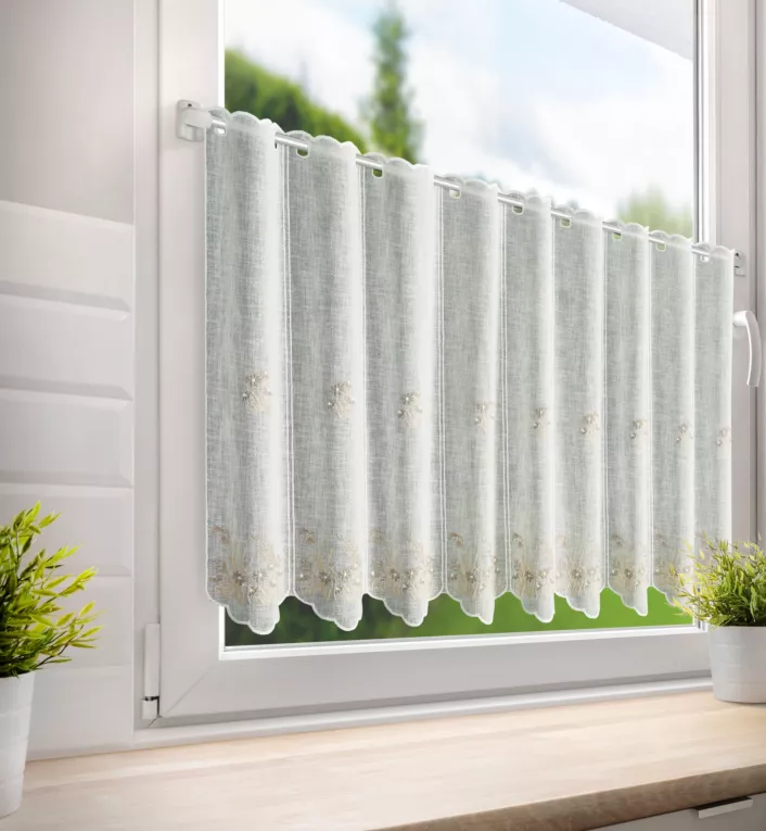 Tkanina firanowa zazdrostka z etaminy z uroczym haftem drobnych kwiatów Eurofirany