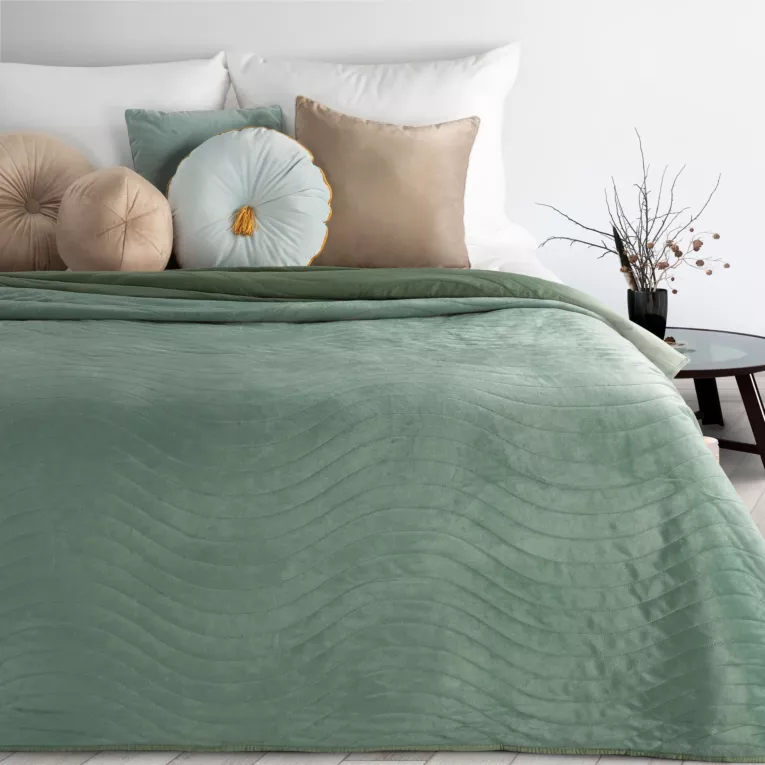 Narzuta welurowa zielona 170x210 cm pikowana metodą hot press wzór falisty LUIZ 10 Design 91 Eurofirany