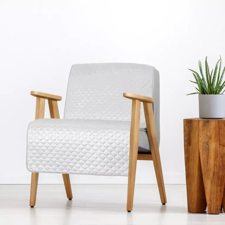 Narzuta welwetowa na fotel biała 70x160 cm pikowana w geometryczny wzór metodą hot press DIMON Eurofirany