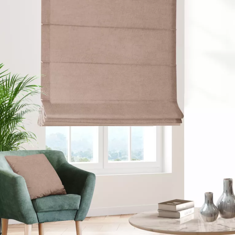 Roleta rzymska DORA - HIT ciemnoróżowa z miękkiej tkaniny o welurowej strukturze